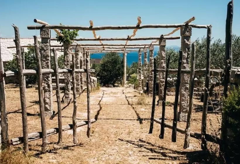 Lovely Cottage With Sea Views In Selca, Croatia