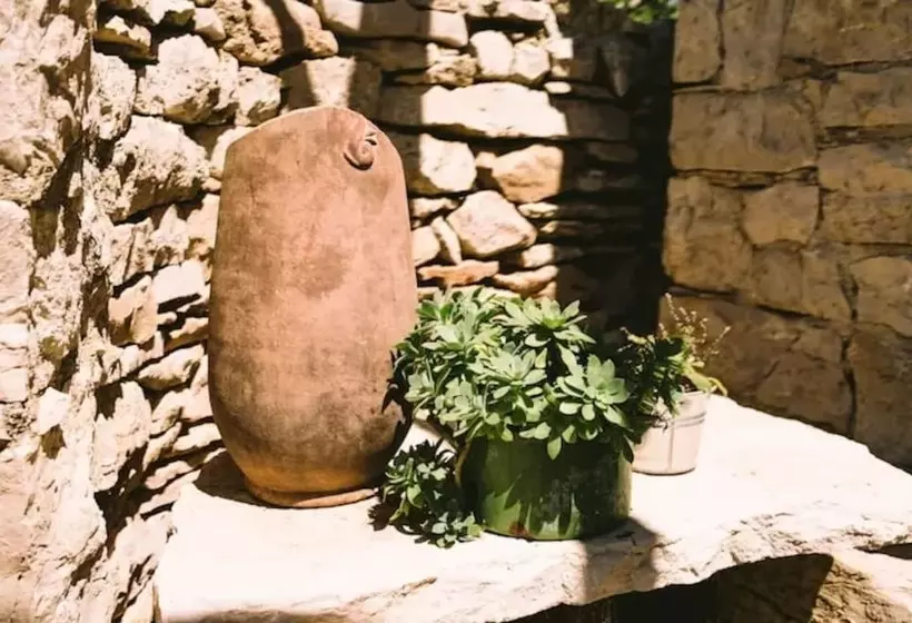 Lovely Cottage With Sea Views In Selca, Croatia