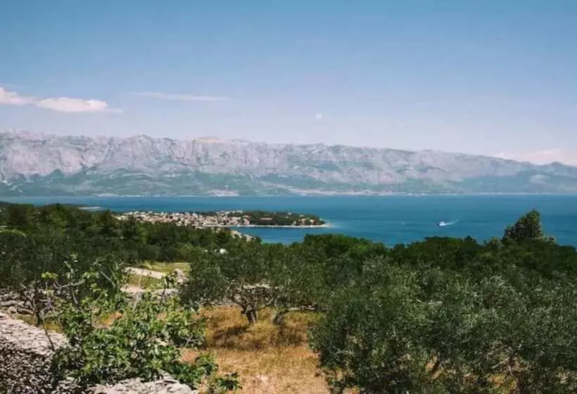 Lovely Cottage With Sea Views In Selca, Croatia