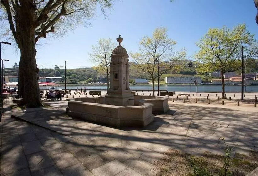 پانسیون 14º Esquadra — Cais Das Pedras Guest House