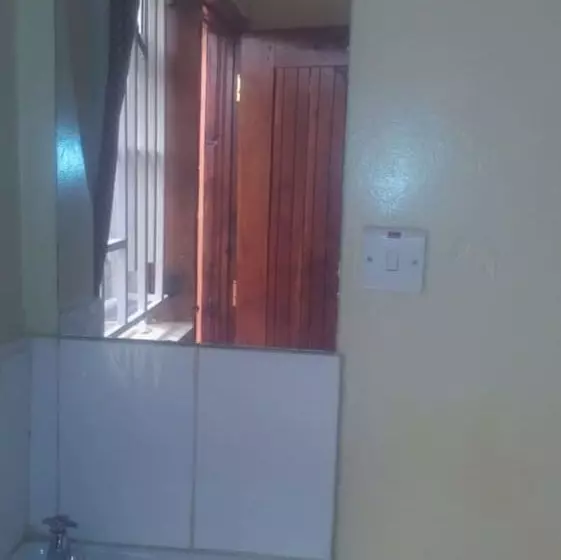 پانسیون Benaris Hotel & Lodge