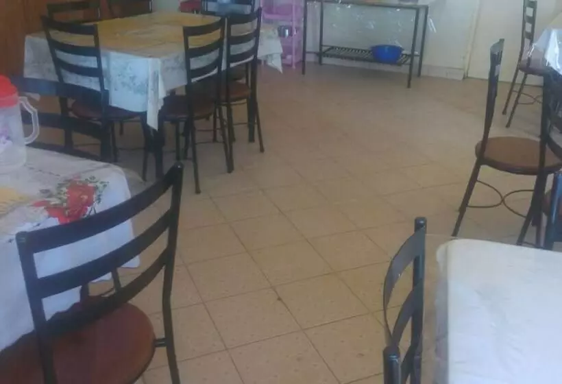 پانسیون Benaris Hotel & Lodge