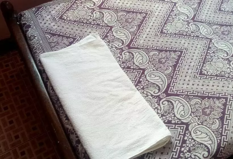 پانسیون Framjow Highway Lodge   Adults Only