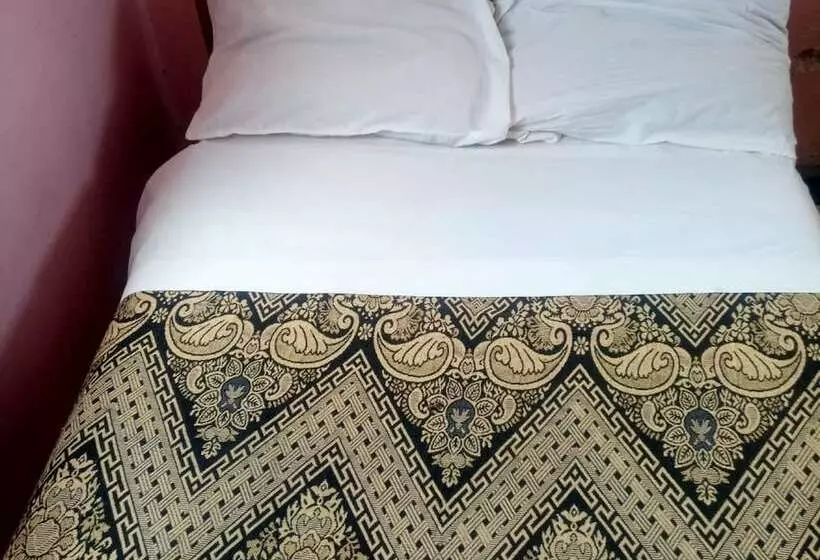 پانسیون Framjow Highway Lodge   Adults Only