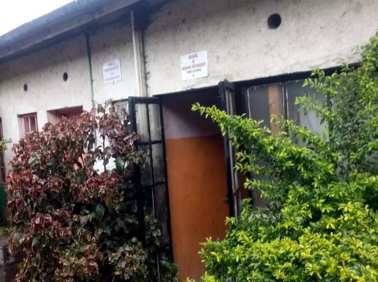 پانسیون Framjow Highway Lodge   Adults Only