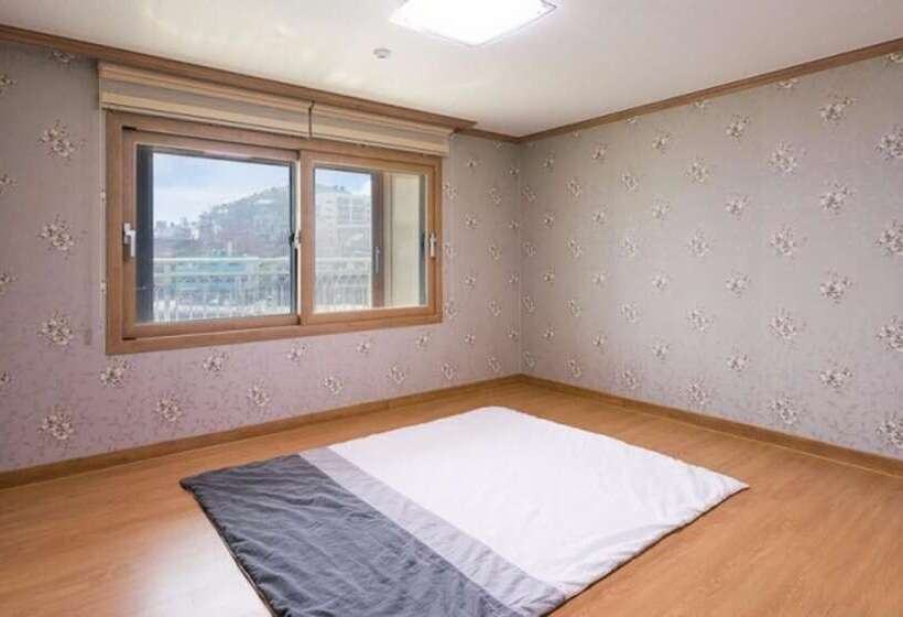 Tongyeong Tongyeong And Sea Pension