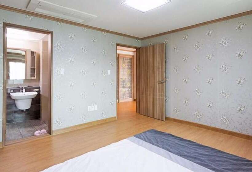 Tongyeong Tongyeong And Sea Pension