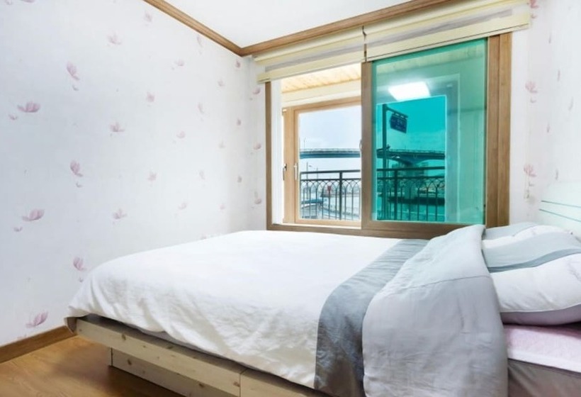 Tongyeong Tongyeong And Sea Pension