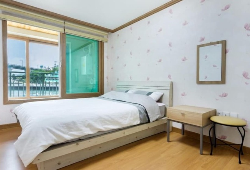 Tongyeong Tongyeong And Sea Pension