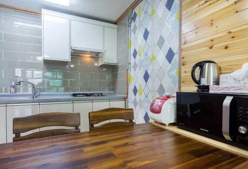 Tongyeong Tongyeong And Sea Pension