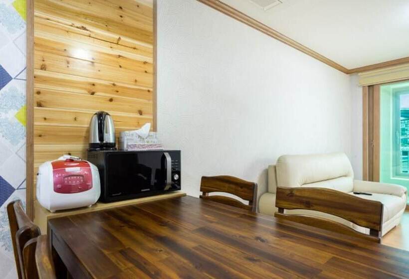 Tongyeong Tongyeong And Sea Pension