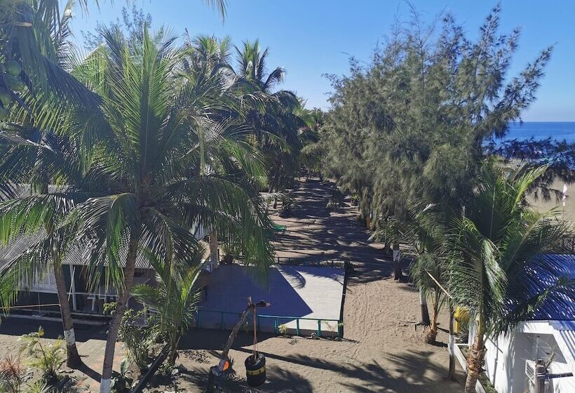 فندق Istana Baylon Resort