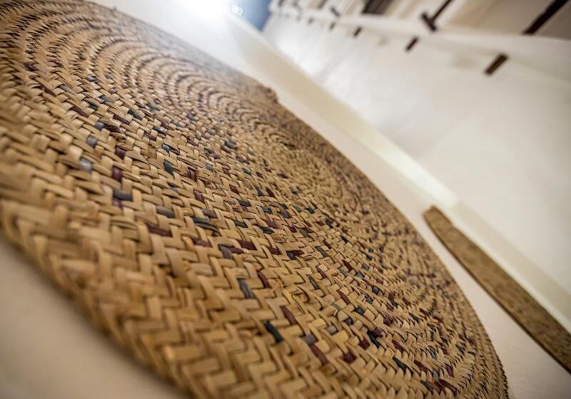 Отель Super 8 By Wyndham Dubai Deira