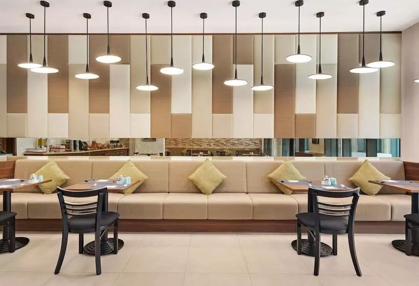 Hotelli Super 8 By Wyndham Dubai Deira