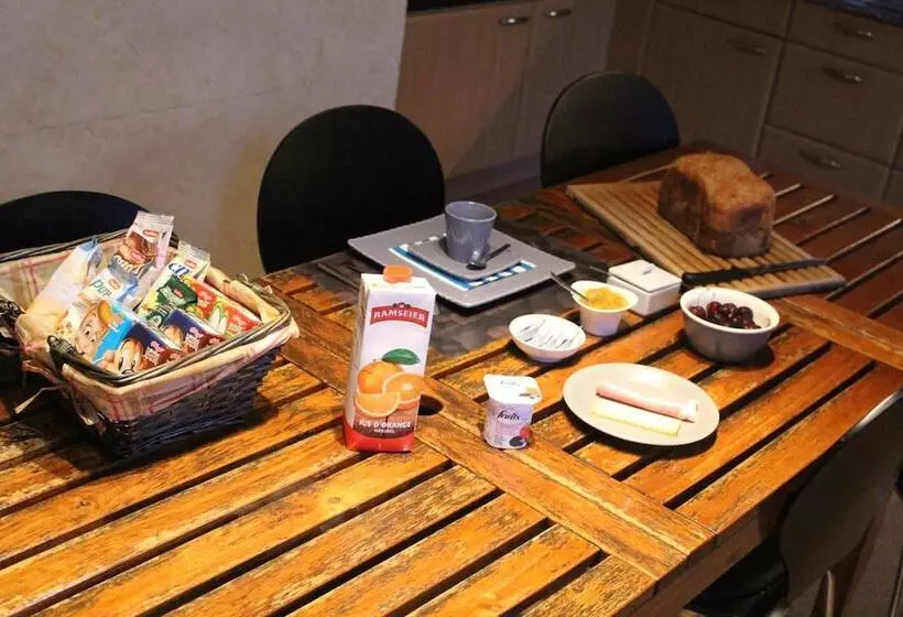 ベッドアンドブレックファースト Au Cœur Du Vignoble Sur Bursins