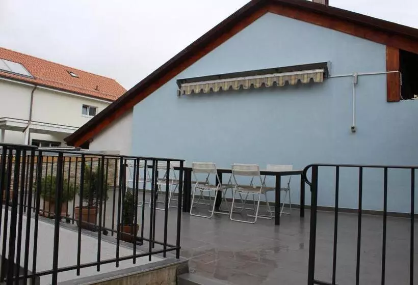 ベッドアンドブレックファースト Au Cœur Du Vignoble Sur Bursins