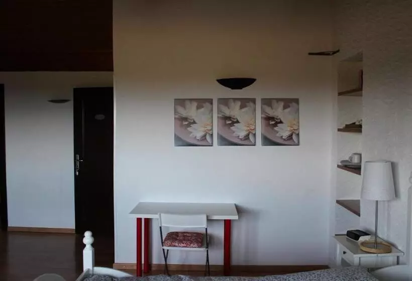 ベッドアンドブレックファースト Au Cœur Du Vignoble Sur Bursins