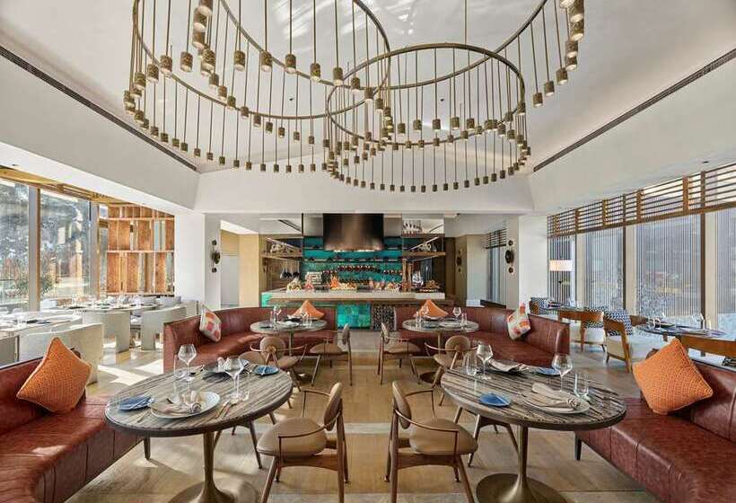 Отель Conrad Jiuzhaigou