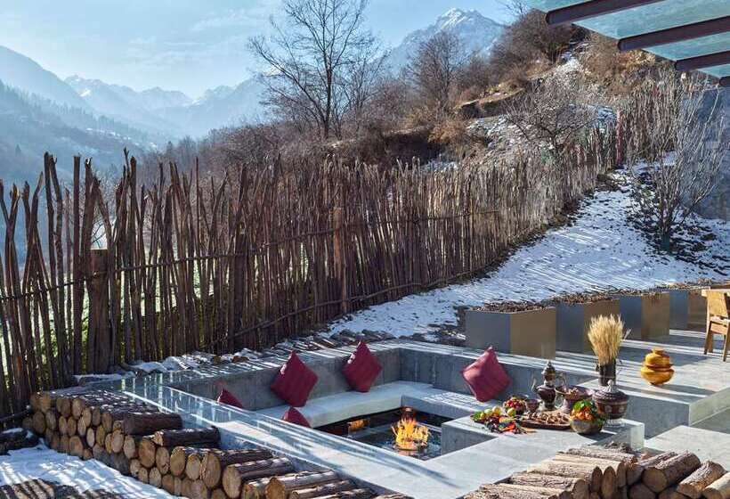 Отель Conrad Jiuzhaigou