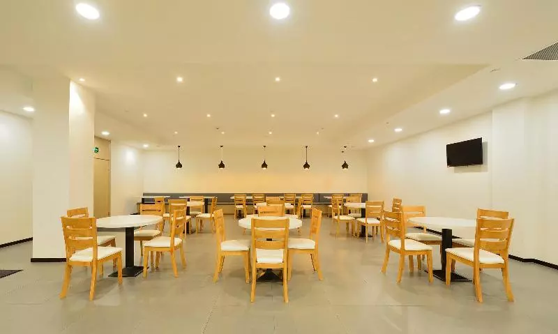 هتل Hanting  Shanghai Liuzhou Road