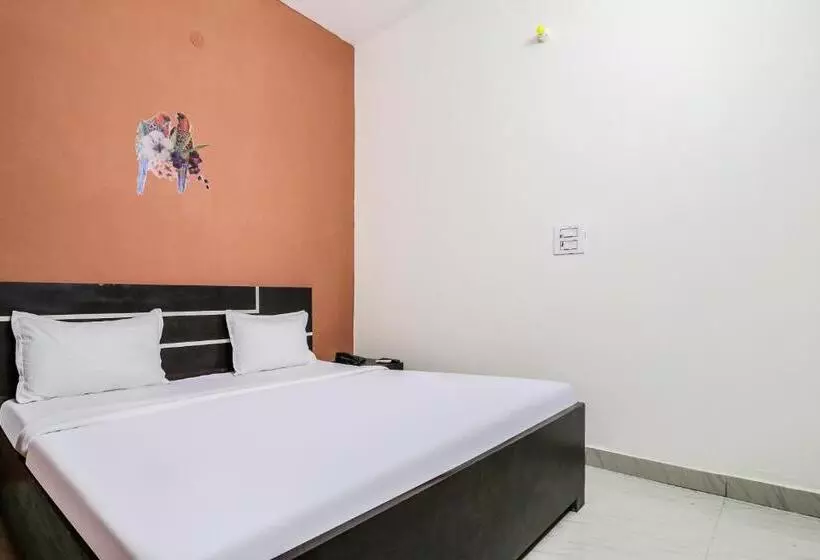 ホテル Oyo Flagship 81904 Kings Inn Residency
