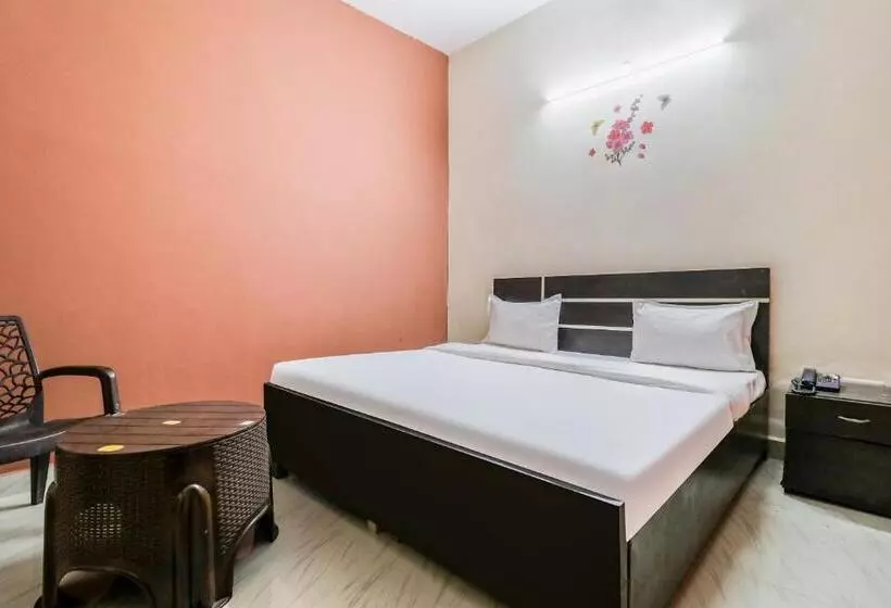 ホテル Oyo Flagship 81904 Kings Inn Residency