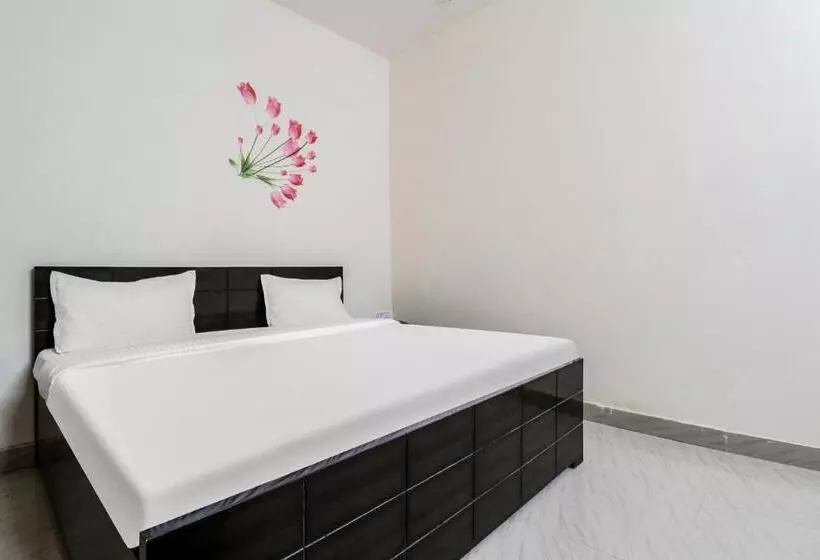 ホテル Oyo Flagship 81904 Kings Inn Residency