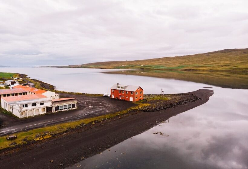 هتل Tangahús Guesthouse