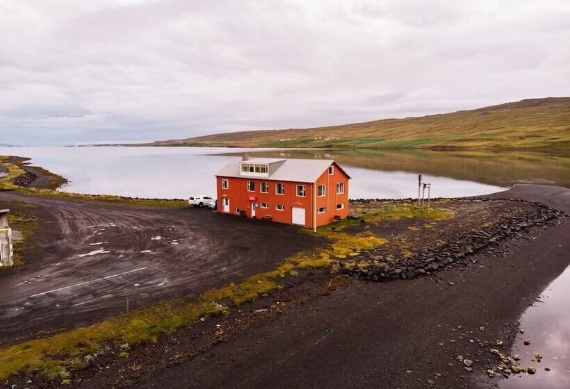 هتل Tangahús Guesthouse