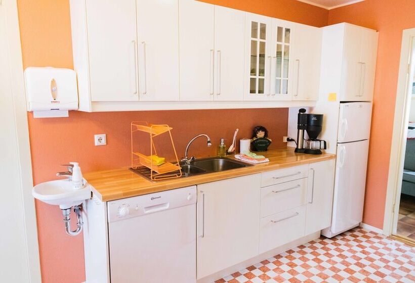 هتل Tangahús Guesthouse