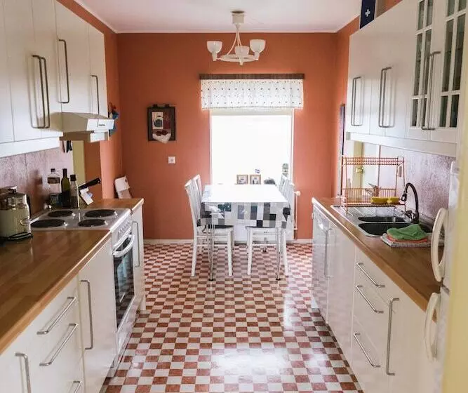 هتل Tangahús Guesthouse