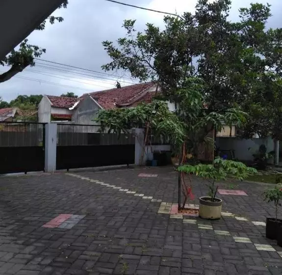 Hotelli Umah Isun Guests House