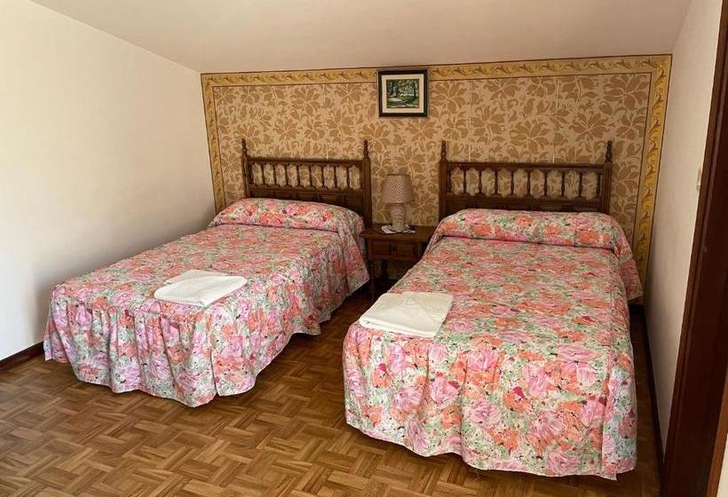 بنسيون Hostal Restaurante Luz De Luna