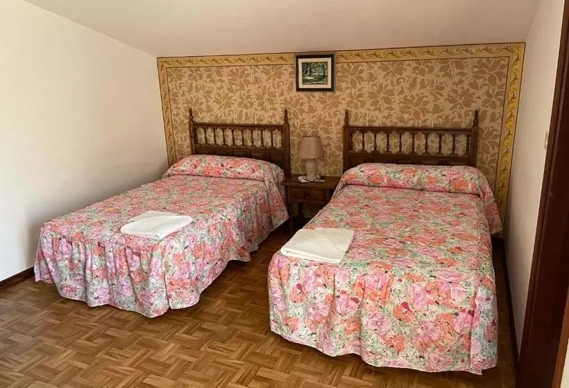 ペンション Hostal Restaurante Luz De Luna