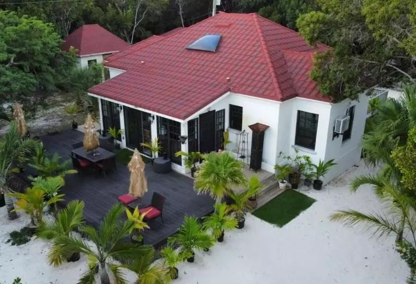 هاستل The Pilot House