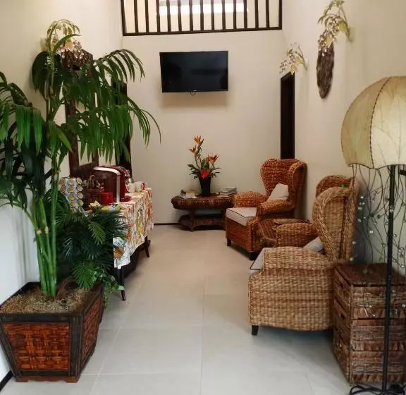 هاستل The Pilot House