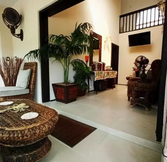 هاستل The Pilot House