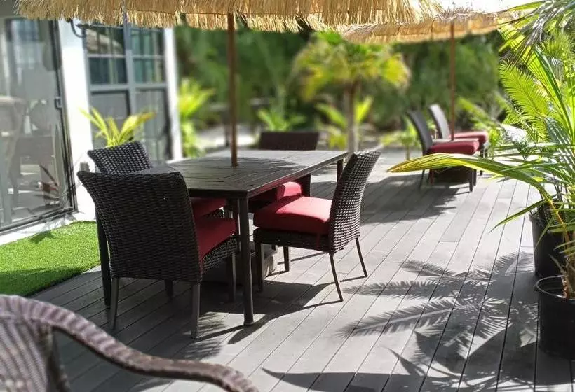 هاستل The Pilot House