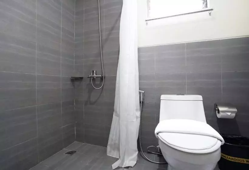 Arzo Hotel Makati