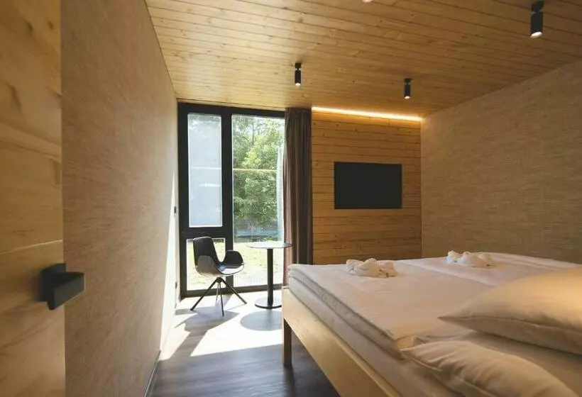 Hotelli Forest Resort