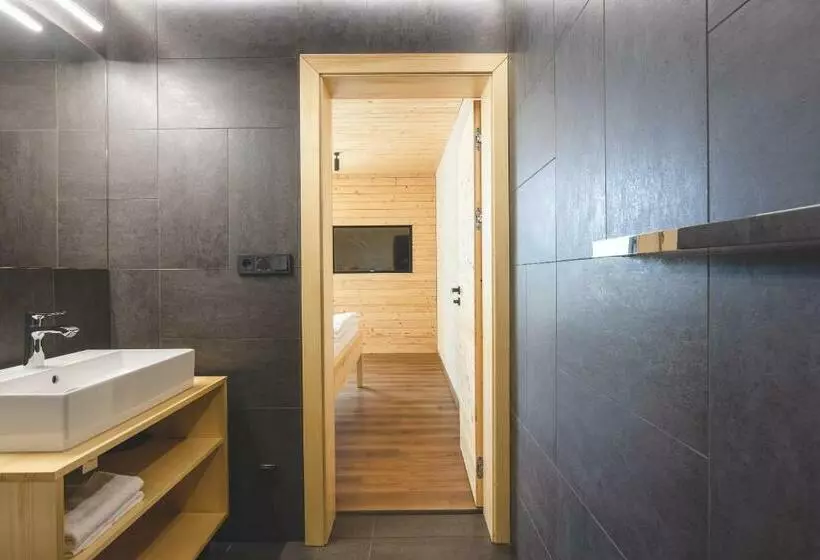 Hotelli Forest Resort