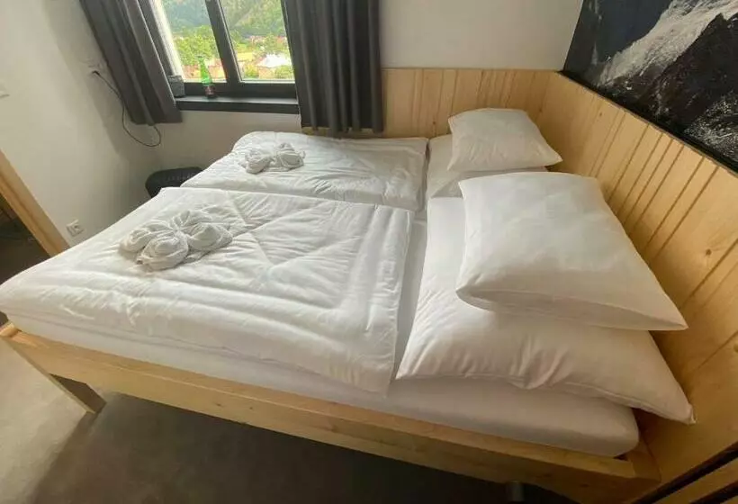 Hotelli Forest Resort