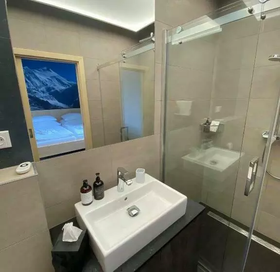 Hotelli Forest Resort