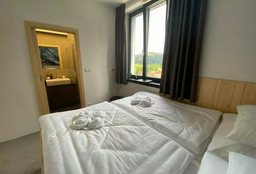 Hotelli Forest Resort