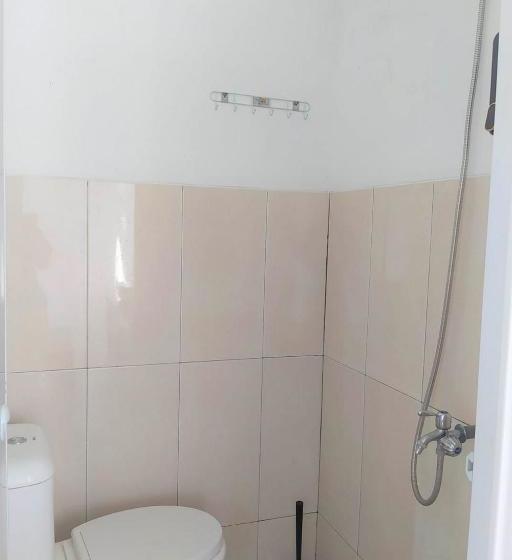 Hotel Guesthouse Berlian Batang Syariah Near Kampung Kalisalak Park