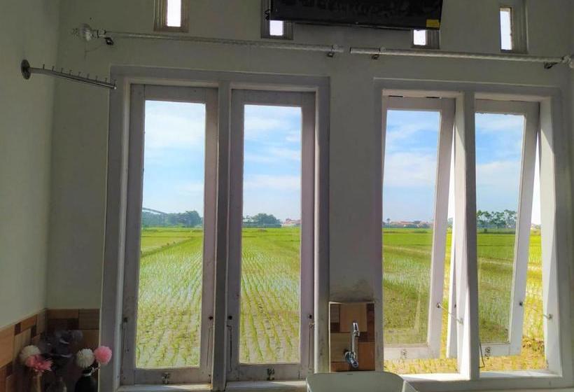 Hotel Guesthouse Berlian Batang Syariah Near Kampung Kalisalak Park