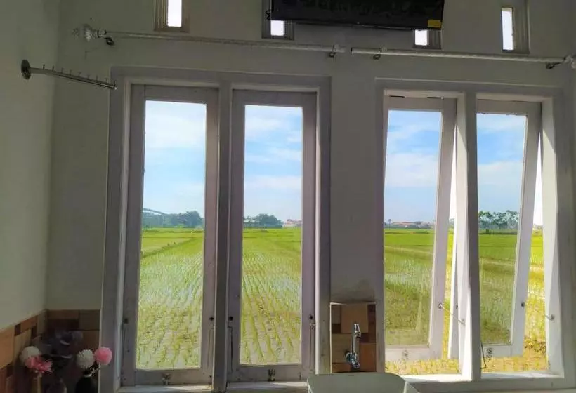 ホテル Guesthouse Berlian Batang Syariah Near Kampung Kalisalak Park