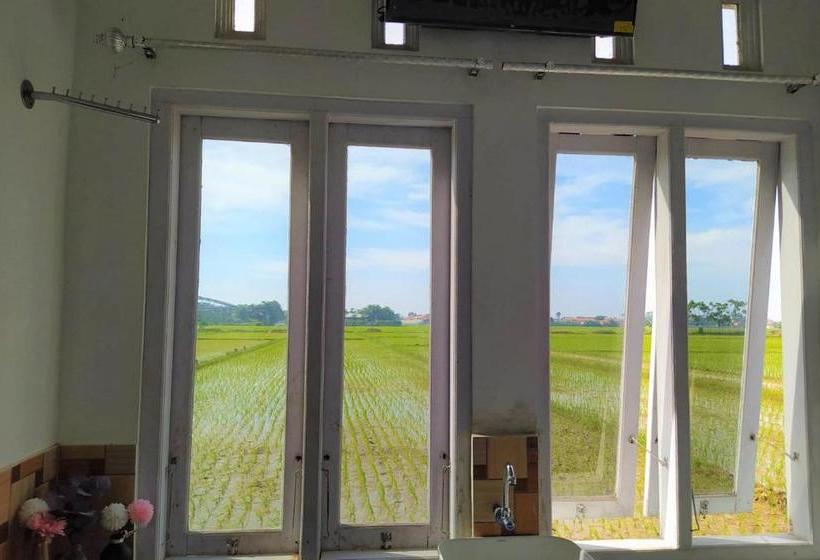 Hotel Guesthouse Berlian Batang Syariah Near Kampung Kalisalak Park