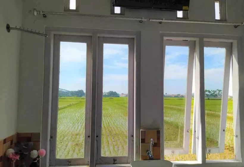 ホテル Guesthouse Berlian Batang Syariah Near Kampung Kalisalak Park
