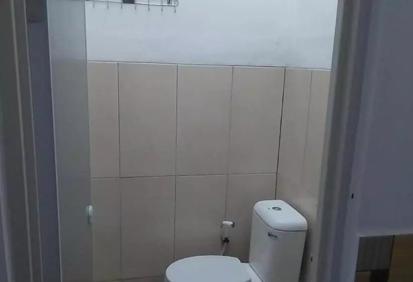 ホテル Guesthouse Berlian Batang Syariah Near Kampung Kalisalak Park